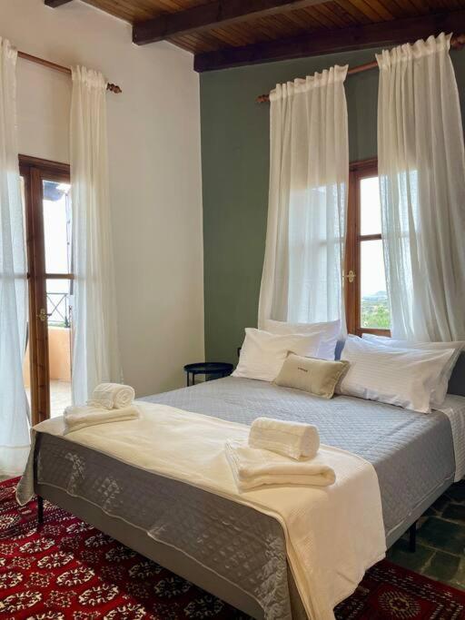 Almond Home Livadia  外观 照片
