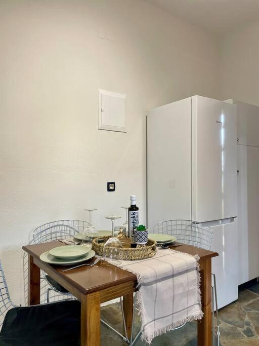 Almond Home Livadia  外观 照片