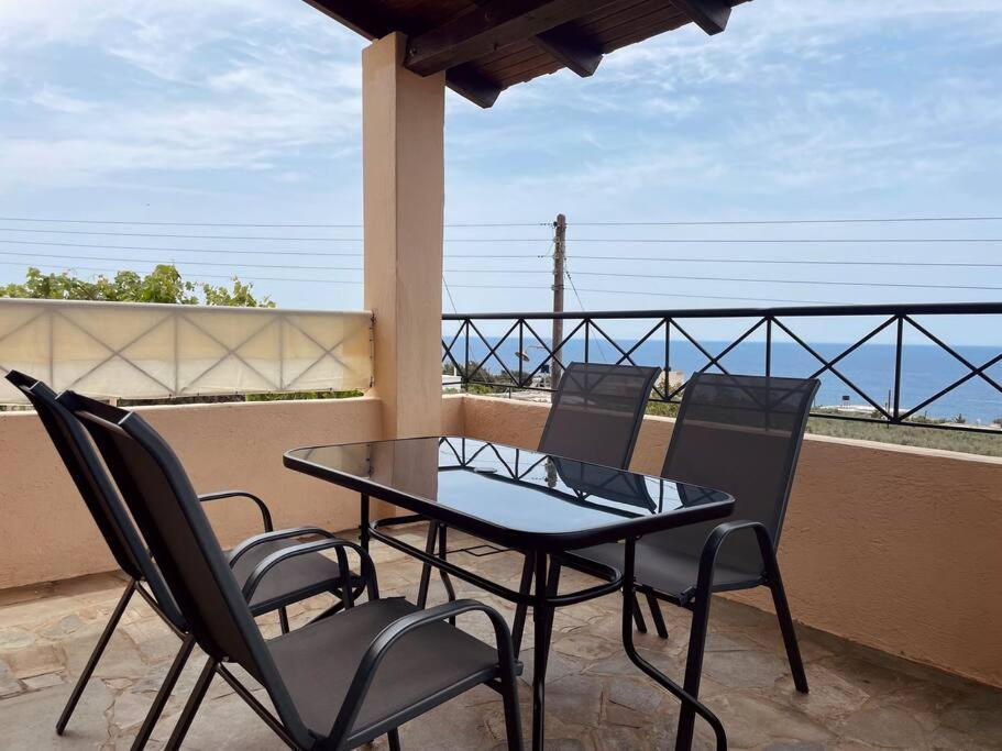 Almond Home Livadia  外观 照片