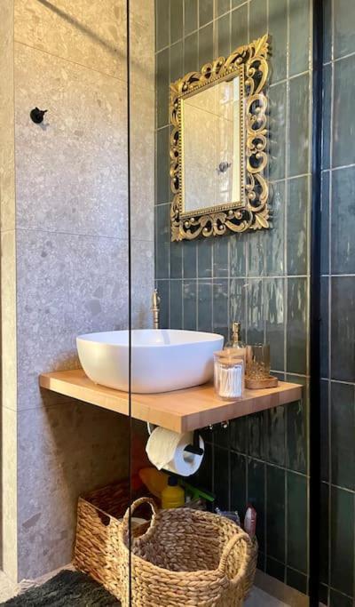 Almond Home Livadia  外观 照片
