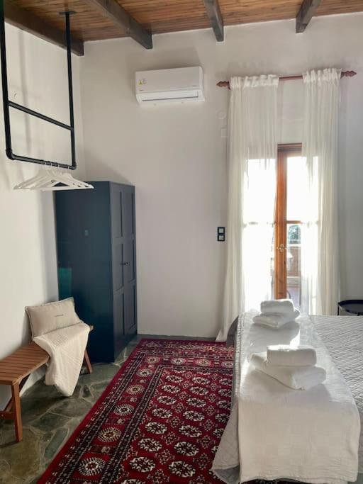 Almond Home Livadia  外观 照片