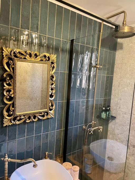 Almond Home Livadia  外观 照片