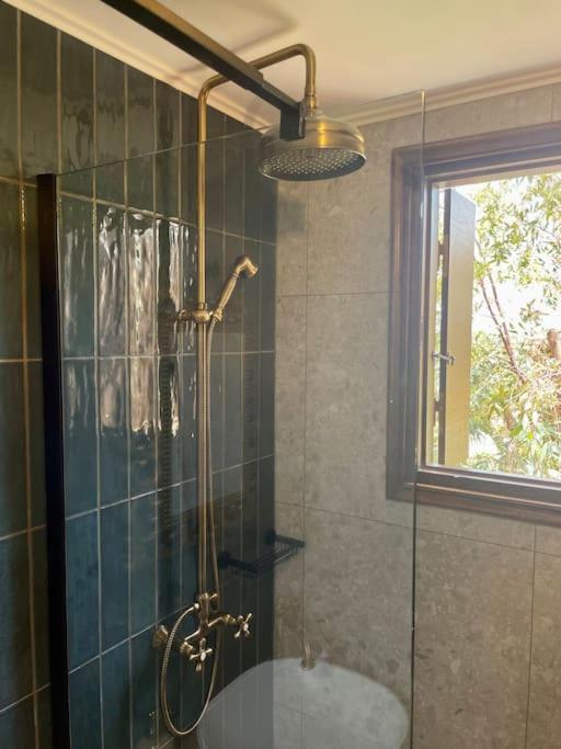 Almond Home Livadia  外观 照片